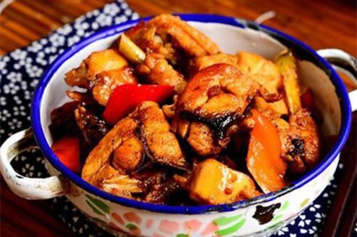 啤酒焖鸡翅膀 这样做营养好吃