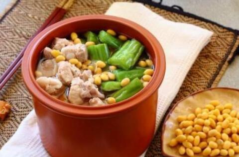 吃什么可以有效丰胸呢？&nbsp;七大食物帮你快速丰胸