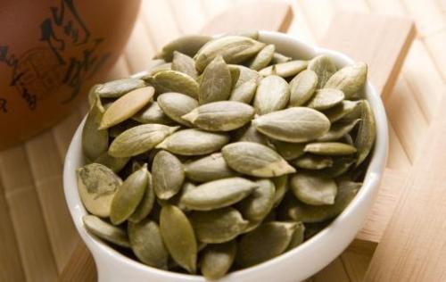 常吃南瓜子真能降血压？不注意这点最后还是得去医院