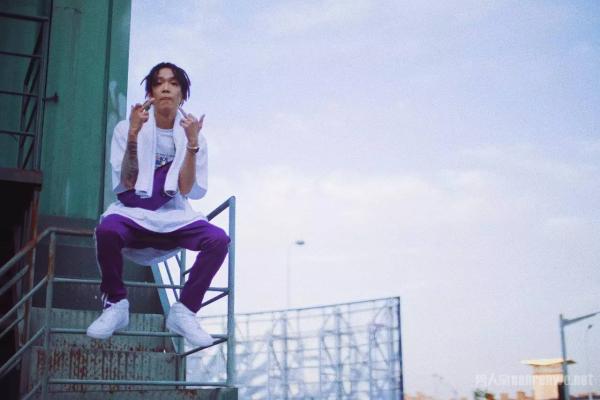 嘻哈歌手的穿着不是另类 而是别样的艺术