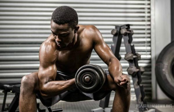 男士手臂肌肉锻炼方法 锻造一副坚实的臂膀