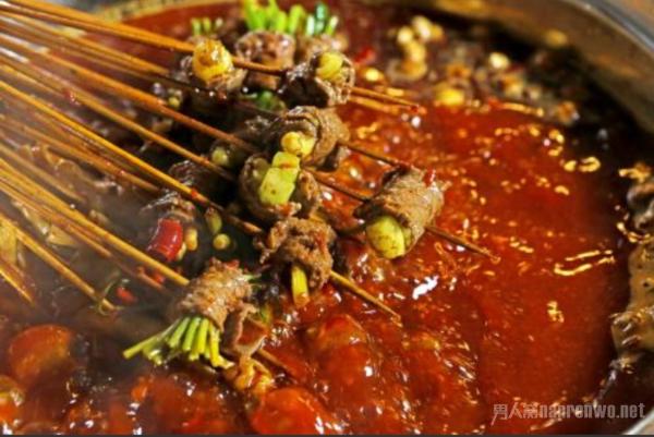 随口来一把红油串串香 吃一吃这个四川成都著名小火锅