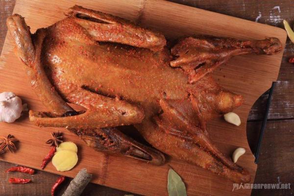 武夷山岚谷熏鹅 不仅是闽菜系传统名肴也是武夷山名菜