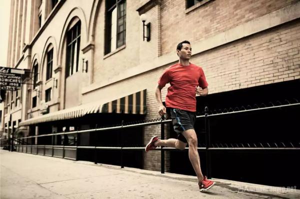 男士如何增强跑步力量？力量训练练出最强大的跑步力量