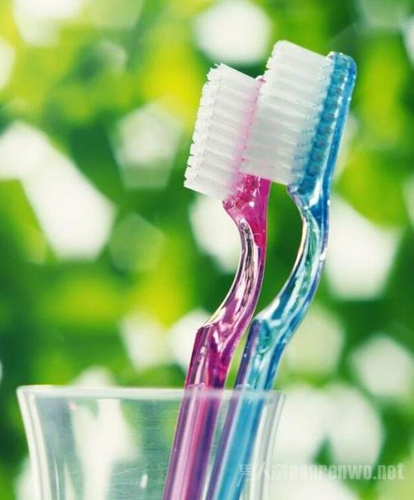 正确的刷牙方式 你真的会刷牙吗？牙医教你正确方式