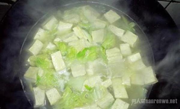 白菜炖豆腐要怎么做才好吃 按照这个步骤去做比肉还香