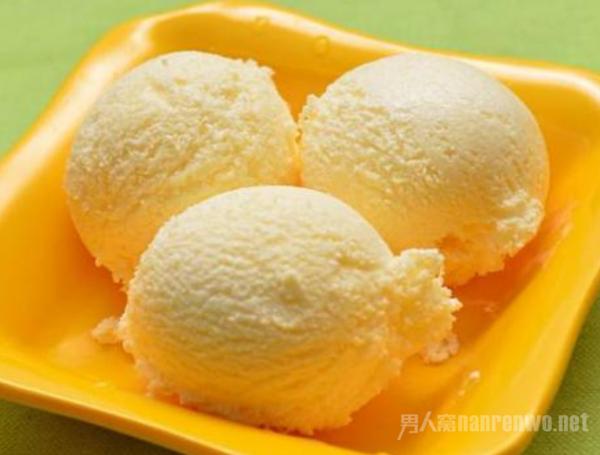 最简单的牛奶冰淇淋 这样做冰淇淋非常简单