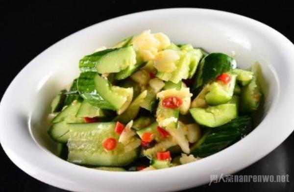 刀拍凉拌黄瓜怎么做好吃 简单好吃又美味