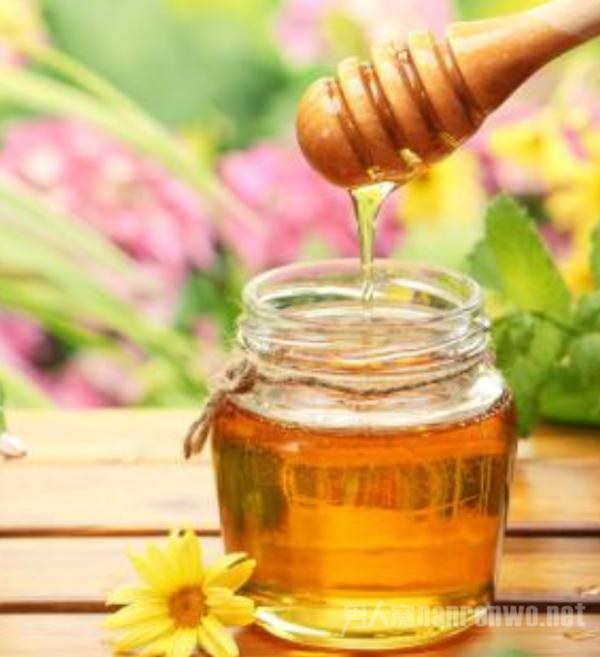 蜂蜜水什么时候喝效果最佳 营养师：这个时间喝才最好