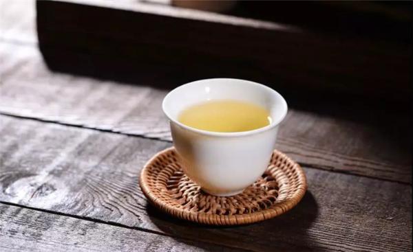 怎么冲泡生茶和红茶更好喝，如何掌握茶水比例？
