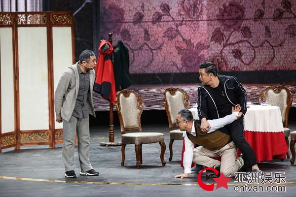 “魔王”岳云鹏夺冠 贾冰或成《欢乐喜剧人》最强黑马