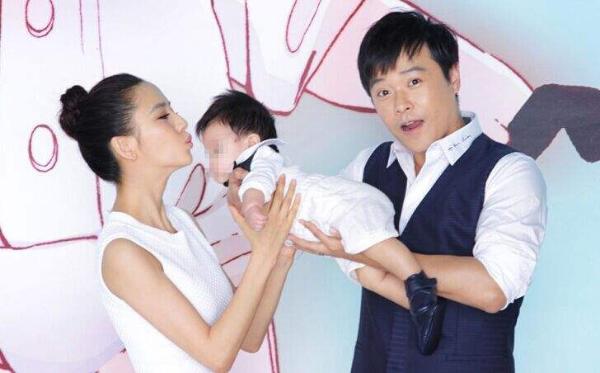 陈思诚抱孩子现身逛商场&nbsp;难道是要借儿子生日强行洗白？