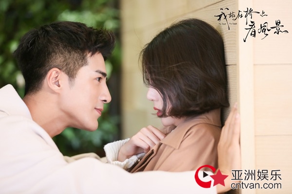 《我站在桥上看风景》今日开播 姜潮李溪芮高甜撒糖