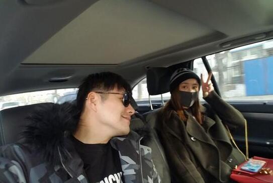 严屹宽39岁生日宣布妻子杜若溪怀孕&nbsp;结婚5年仍一脸宠溺