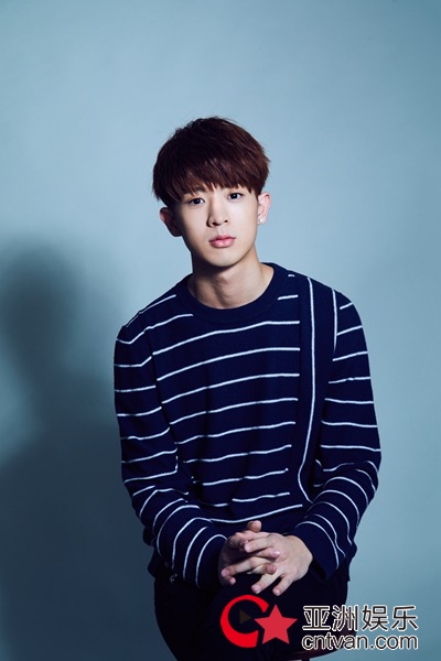 俞敏洪歌坛处女作发布 携手新人林亭翰梦航远方