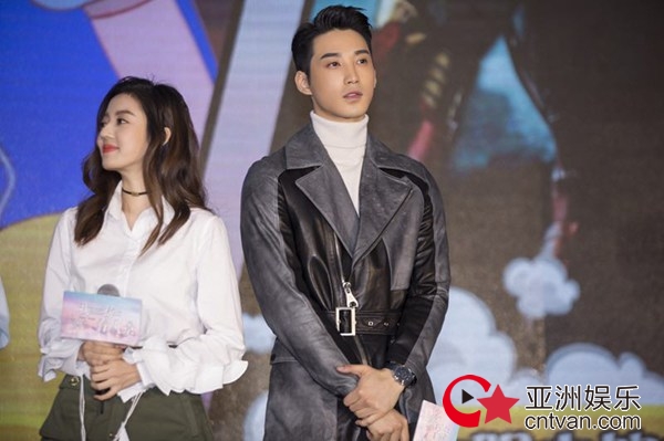 《我站在桥上看风景》暖心开播 庞瀚辰深情告白男友力爆棚