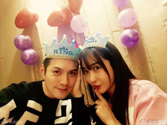 严屹宽39岁生日宣布妻子杜若溪怀孕&nbsp;结婚5年仍一脸宠溺