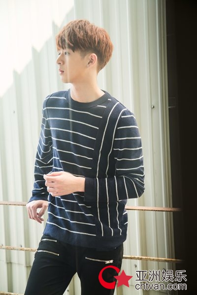 俞敏洪歌坛处女作发布 携手新人林亭翰梦航远方