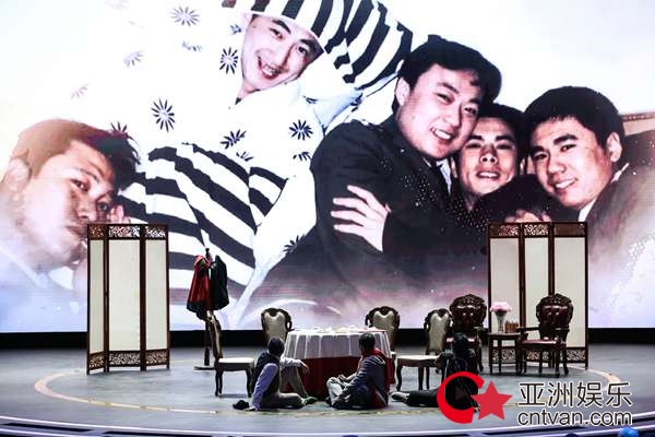 贾冰版“老友记”感动全场&nbsp;《欢乐喜剧人》歌颂战友情