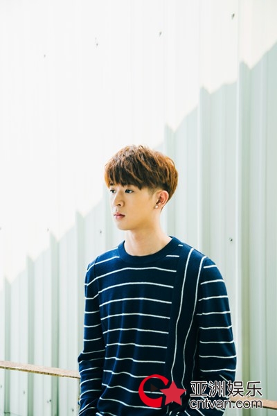 俞敏洪歌坛处女作发布 携手新人林亭翰梦航远方