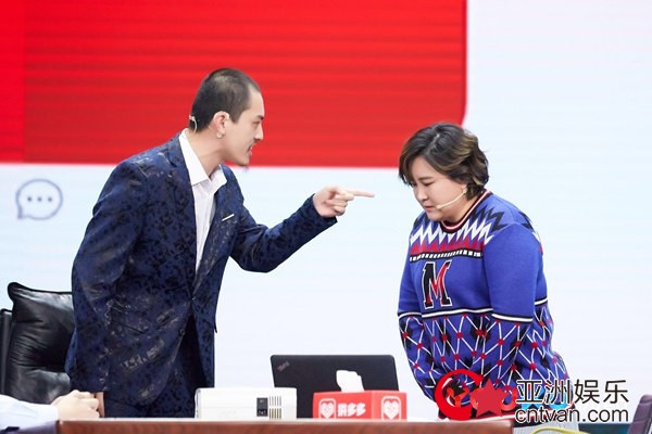 贾玲化身大魔王《欢乐喜剧人4》回归 双贾之争贾冰胜