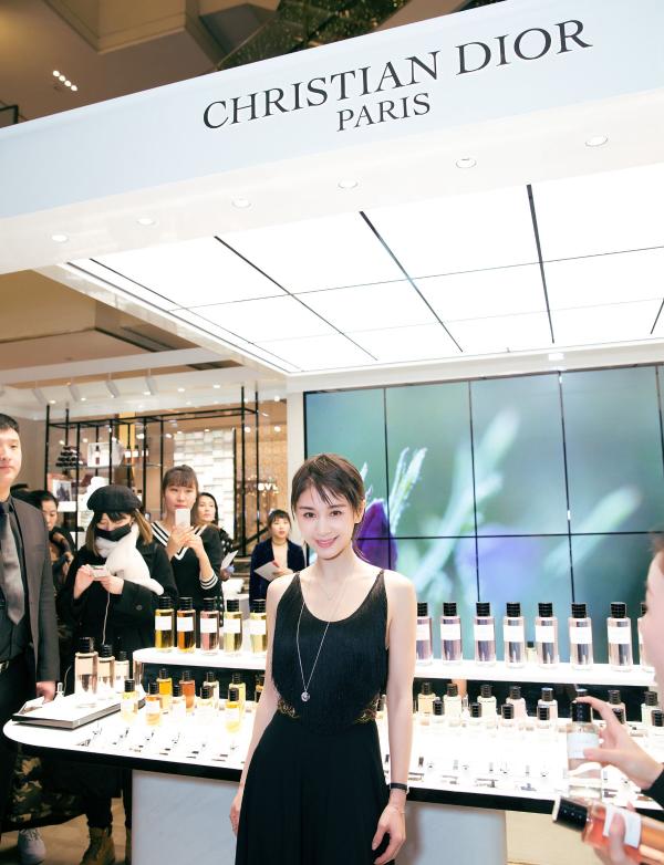 王子文开年拿下顶级奢侈品牌大使 影视时尚齐发力引爆期待值