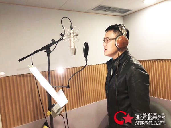 崔忠华《沙丘》录制 周华健梁静茹制作人保驾护航