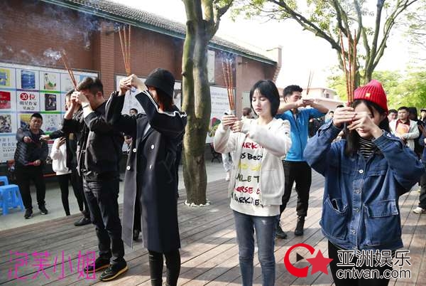 《泡芙小姐》精品IP持续升温 电影上映剧集开机横扫多屏