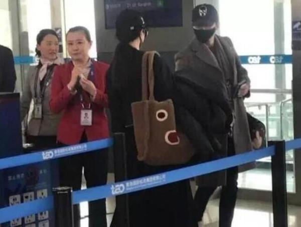 同样是度假被偶遇：大S被偶遇很随和 李晨范冰冰最有爱