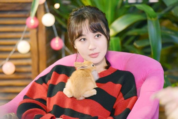 拖延女孩儿李菲儿做客《催眠大师》，柯基臀蚂蚁腰艰难选择