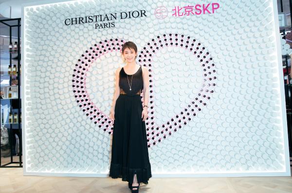 王子文开年拿下顶级奢侈品牌大使 影视时尚齐发力引爆期待值