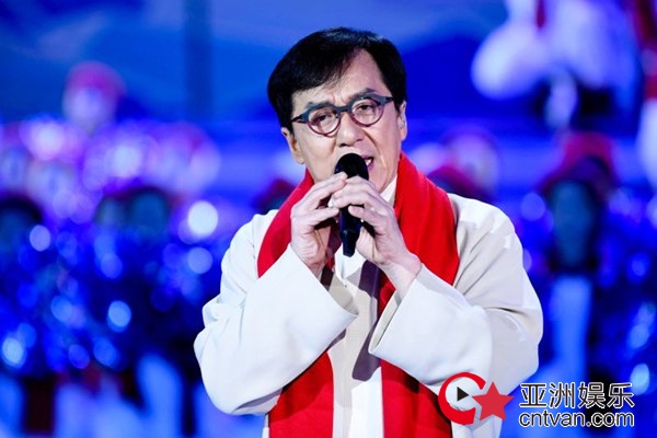 成龙吴京同台切磋 助力冬奥《拼出未来》