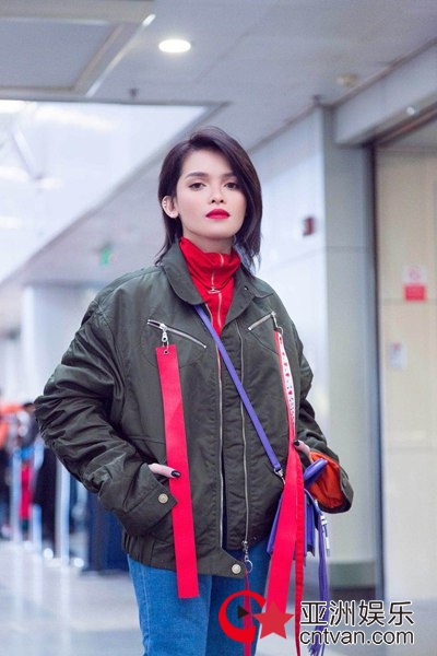 菲律宾90后神秘女歌手K.Z.踢馆《歌手》