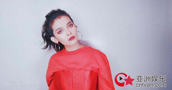 菲律宾90后神秘女歌手K.Z.踢馆《歌手》