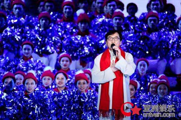 成龙吴京同台切磋 助力冬奥《拼出未来》