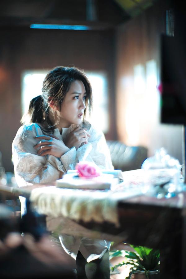 何洁新歌《破冰》MV先导片发布 在冰与火中砥砺前行