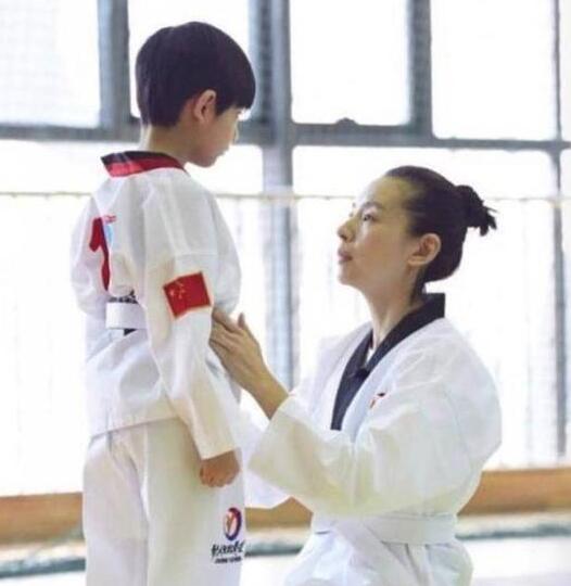 潘粤明发文为儿子庆生引人心疼 不能守护的他只能这样隐忍去爱