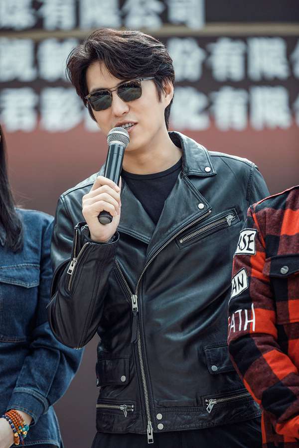 《如果岁月可回头》开机 靳东携手蒋欣踏上疗情之旅