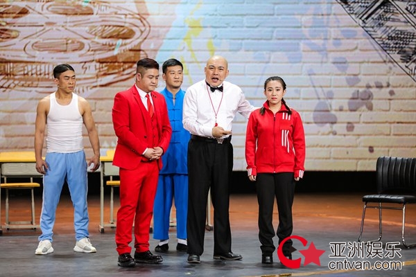 《欢乐喜剧人》贾冰劲敌来袭 卢鑫玉浩强势踢馆