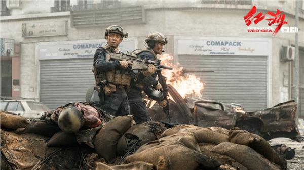 林超贤爆料：主动删减残酷镜头，真实刻画反恐战争只为强调和平可贵