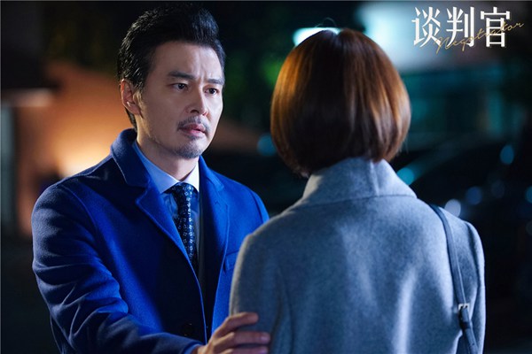 《谈判官》全国网收视破2 杨幂黄子韬唤醒恋爱成长记