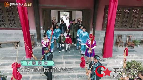 《萌仔萌萌宅》袁弘”亲爸式“带娃 为鼓励萌娃执意挑战喷火