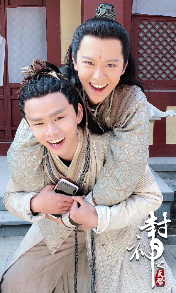 傅方俊《封神之天启》杀青 “热血天团”兄弟情深
