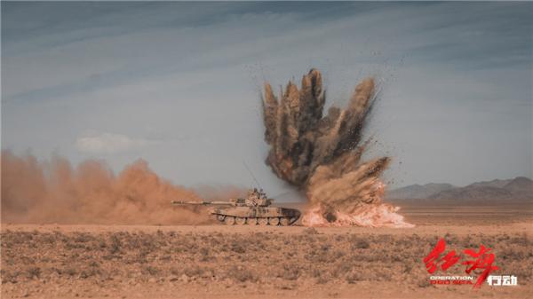 《红海行动》燃爆春节档 主战坦克上演沙海狂飙