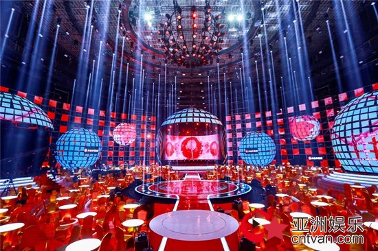 高品质、时代感、年轻态—— 2018江苏卫视春晚操盘手如此解读这桌“压轴年饭”