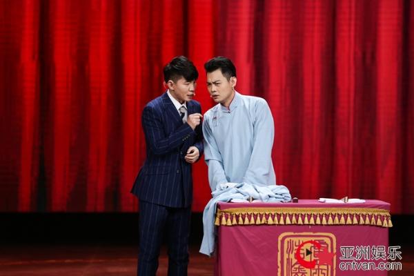 魔王贾玲重返《欢乐喜剧人》贾冰人在囧途