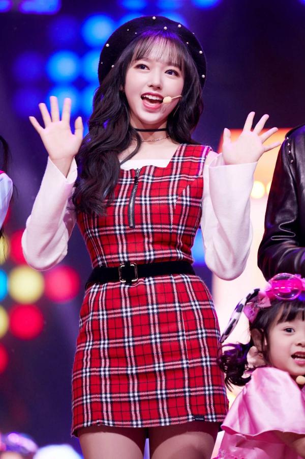 程潇湖南春晚大秀娇俏萌舞 可爱俏皮少女感爆棚