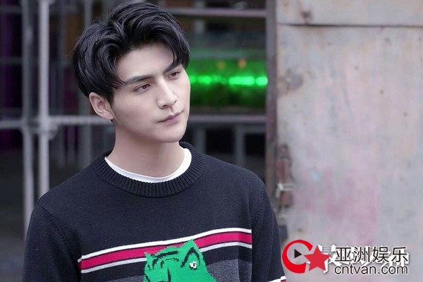 《最强男神》迎来大结局 龙吟战队热血封神川文CP合体送福利