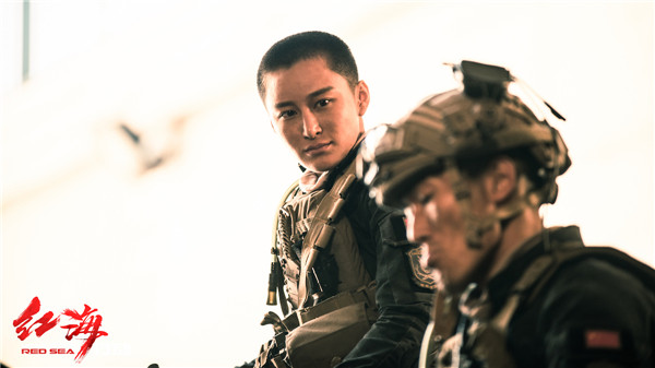 同样是撤侨类军事题材电影 《红海行动》口碑为何远超《战狼2》?