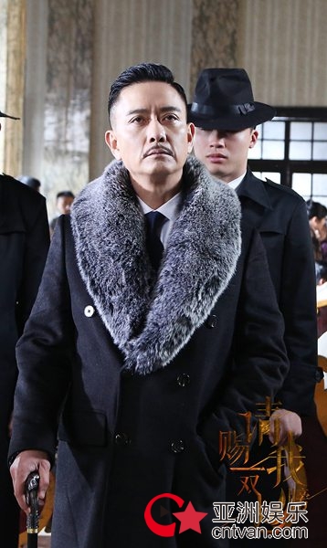 《请赐我一双翅膀》 史上最惨剧组欢乐杀青